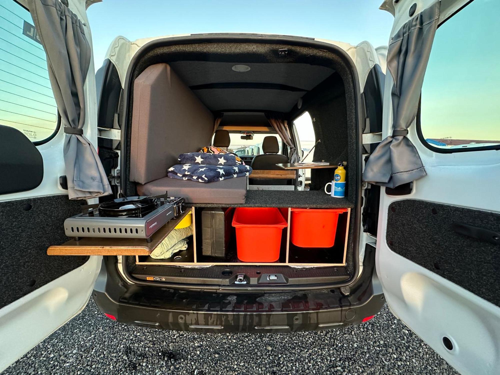 Kuku Campers - Campervans Keflavík Eksteriør billede